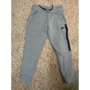 Nike sportswear tech fleece- Large (big kids)